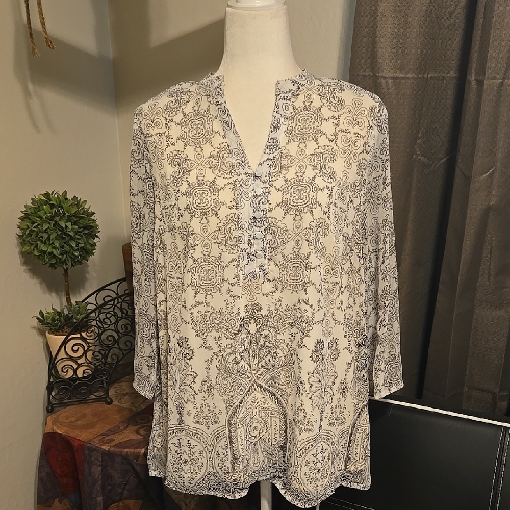 Liz Claiborne White and Blue Blouse